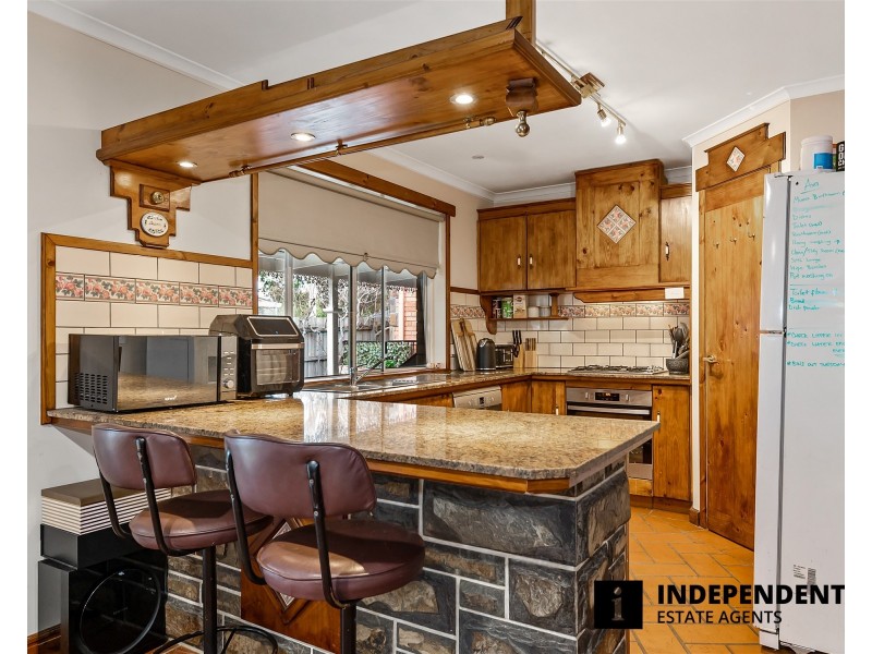 24 Merrijig Avenue, Cranbourne VIC 3977