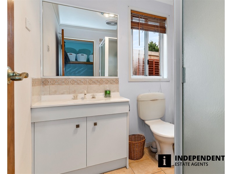 24 Merrijig Avenue, Cranbourne VIC 3977