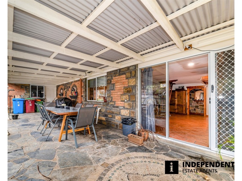 24 Merrijig Avenue, Cranbourne VIC 3977