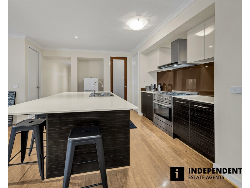 57 Wilkiea Crescent, Cranbourne North VIC 3977