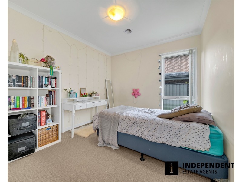 57 Wilkiea Crescent, Cranbourne North VIC 3977