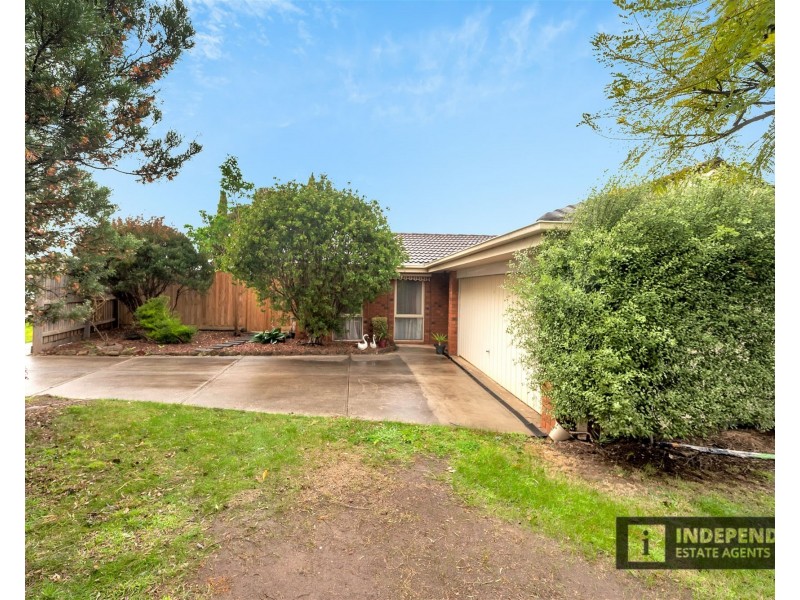 2 Cambrian way, Melton West VIC 3337