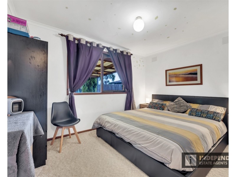 2 Cambrian way, Melton West VIC 3337