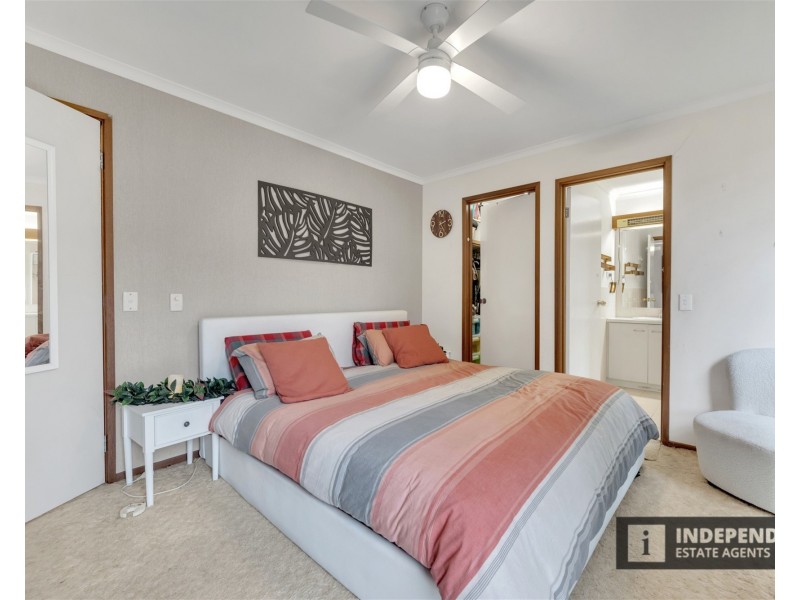 2 Cambrian way, Melton West VIC 3337