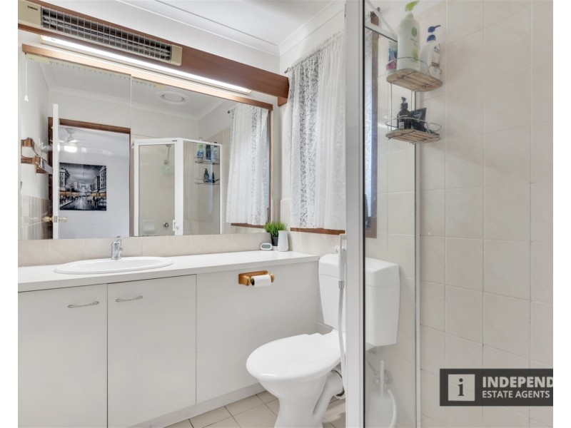 2 Cambrian way, Melton West VIC 3337