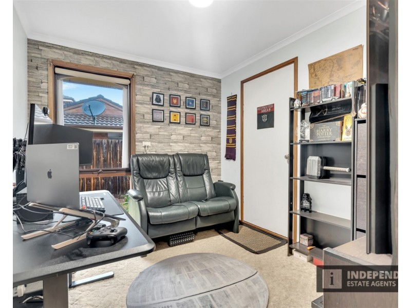 2 Cambrian way, Melton West VIC 3337