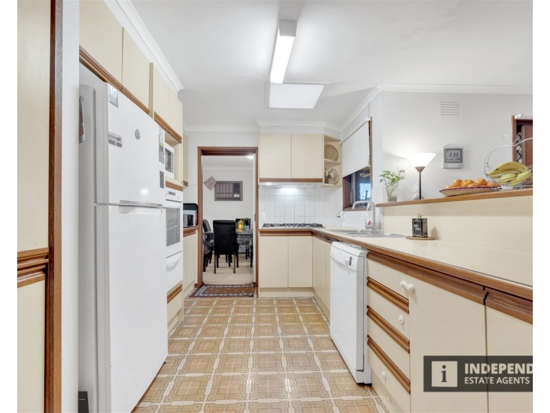 2 Cambrian way, Melton West VIC 3337