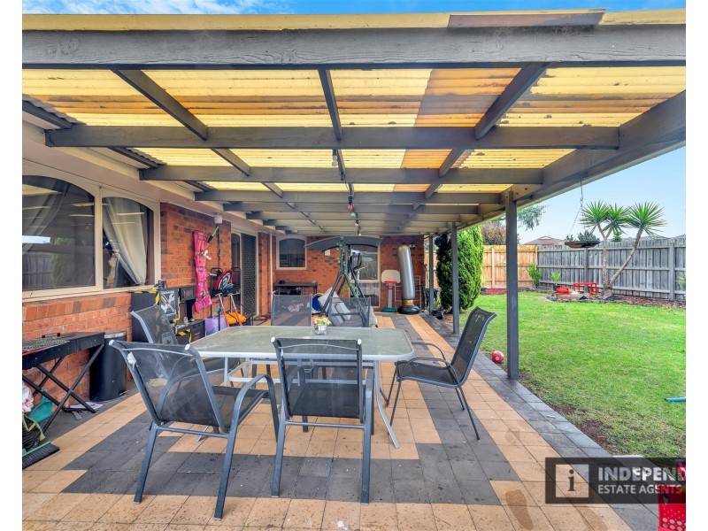 2 Cambrian way, Melton West VIC 3337