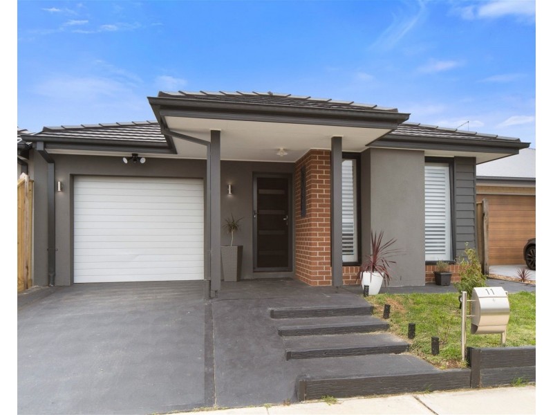 11 Remedy Drive, Clyde VIC 3978