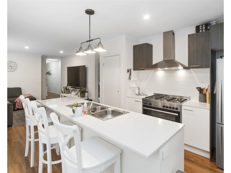 11 Remedy Drive, Clyde VIC 3978