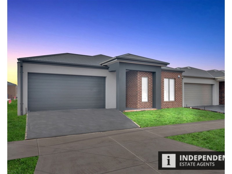 48 Moroka Av, Melton South VIC 3338