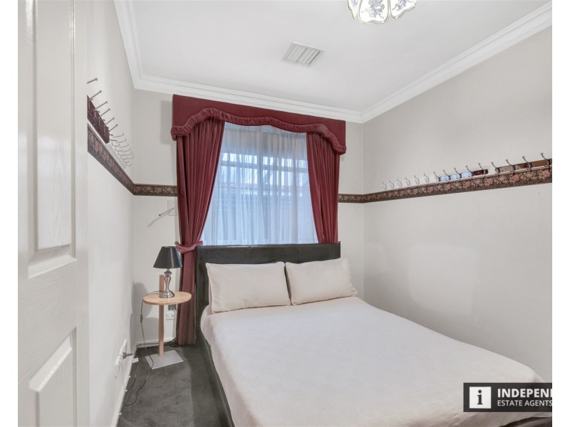 26 Acacia Cres, Melton South VIC 3338