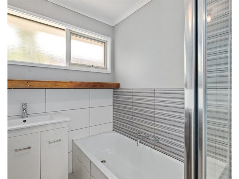 208 Hall Road, Carrum Downs VIC 3201