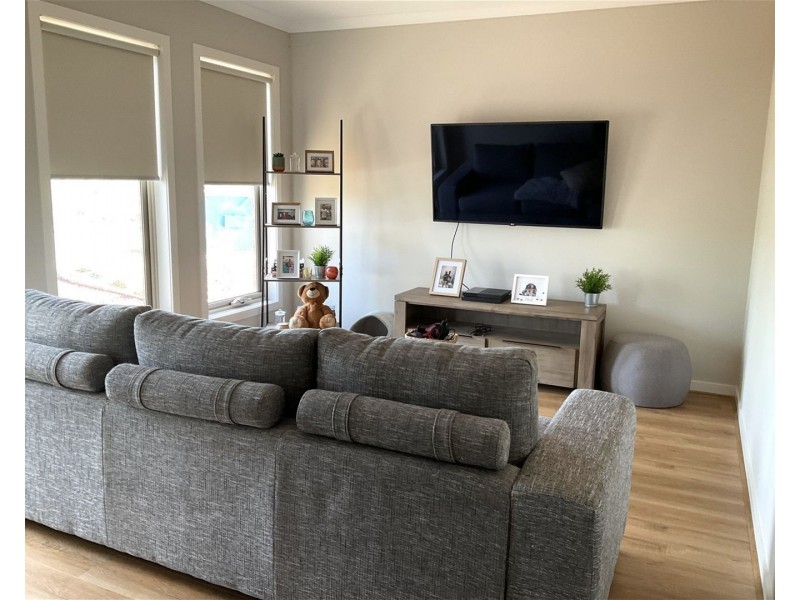 35 Babylon Crescent, Clyde North VIC 3978