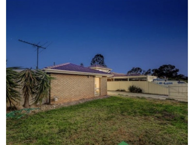 24 Childs Street, Melton South VIC 3338