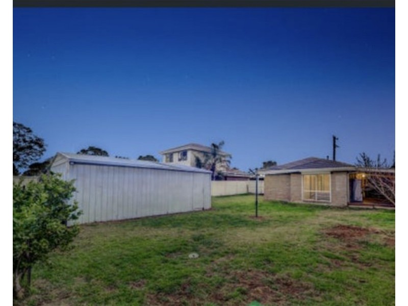 24 Childs Street, Melton South VIC 3338