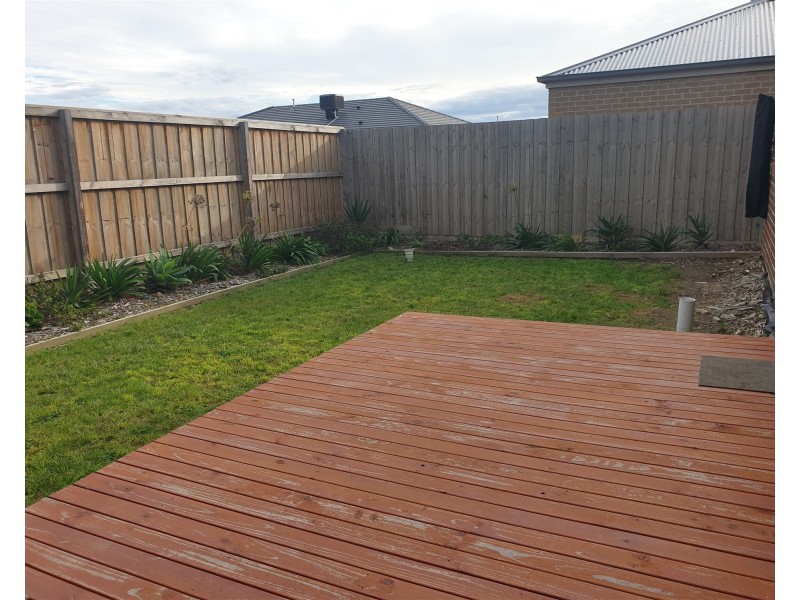 24 Hekela Street, Clyde North VIC 3978