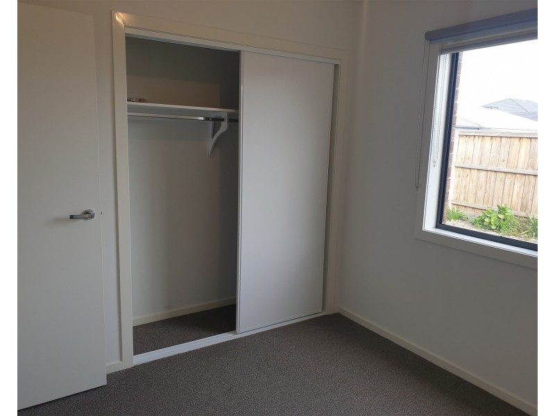 24 Hekela Street, Clyde North VIC 3978