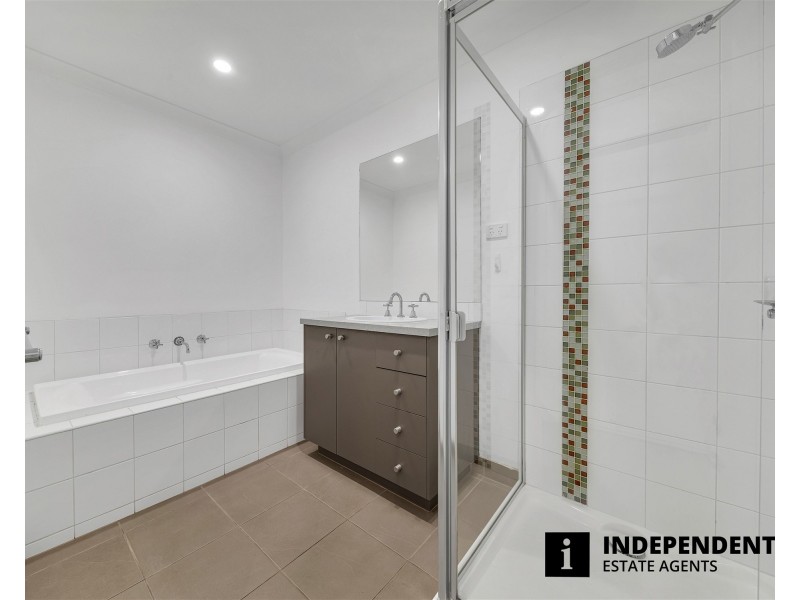 35 Kimberley Grove, Pakenham VIC 3810