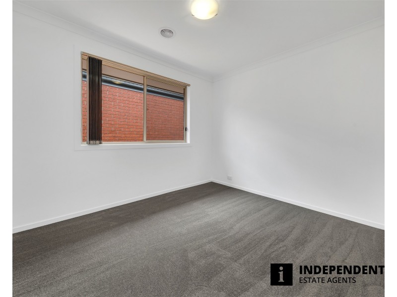 35 Kimberley Grove, Pakenham VIC 3810