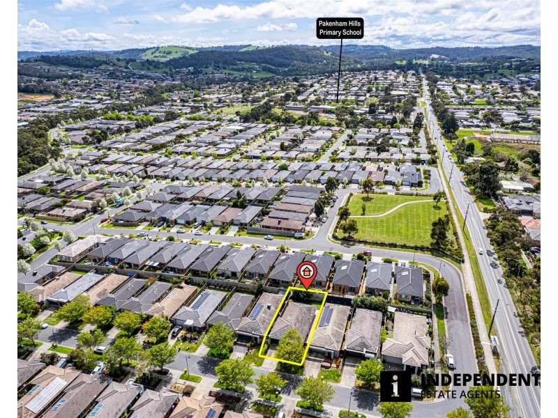 35 Kimberley Grove, Pakenham VIC 3810