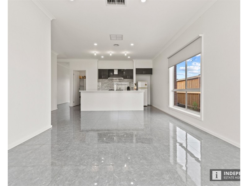 16  Metroon Drive, Melton South VIC 3338