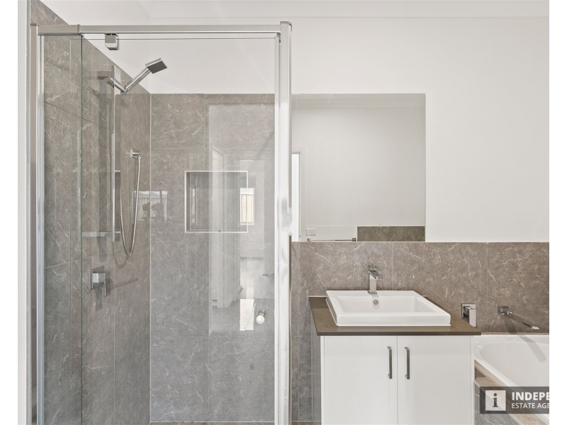 16  Metroon Drive, Melton South VIC 3338