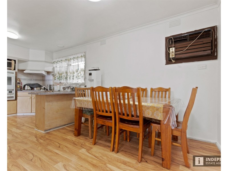 96 Station Road, Melton South VIC 3338