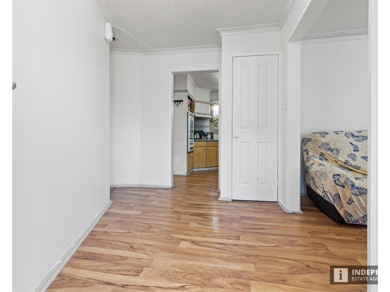 96 Station Road, Melton South VIC 3338