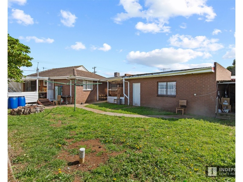 96 Station Road, Melton South VIC 3338