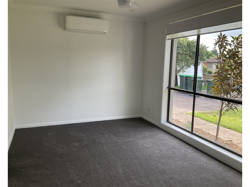 2/103 DUNSTERVILLE CRESCENT, Frankston VIC 3199