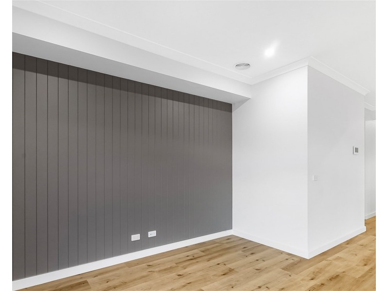 44 Linacre crescent, Melton South VIC 3338