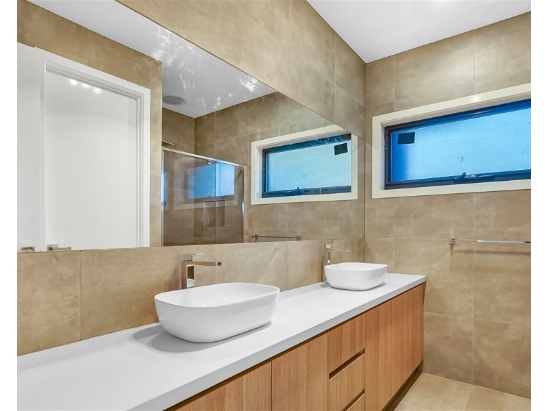 44 Linacre crescent, Melton South VIC 3338