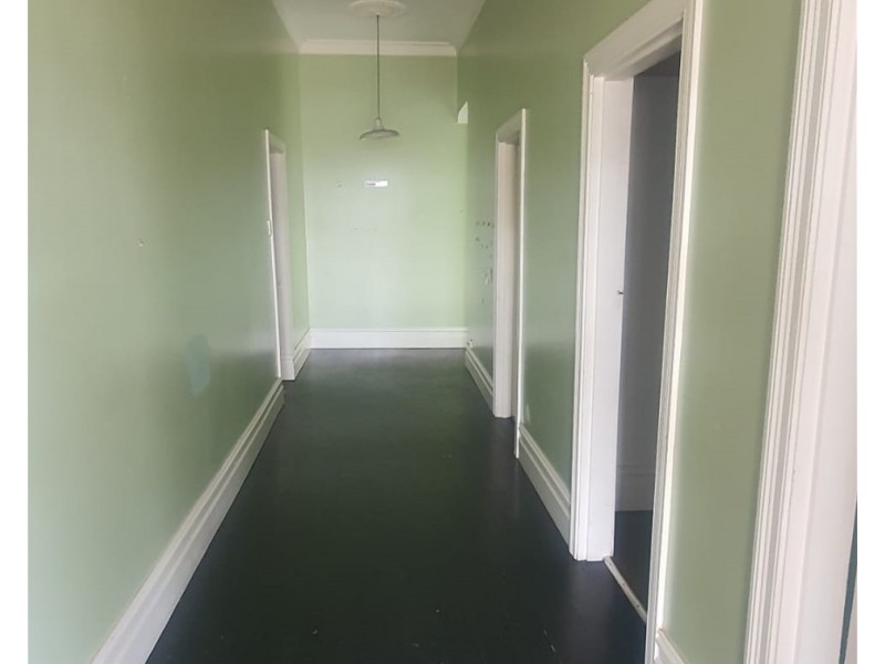 8 Exford Road, Melton South VIC 3338