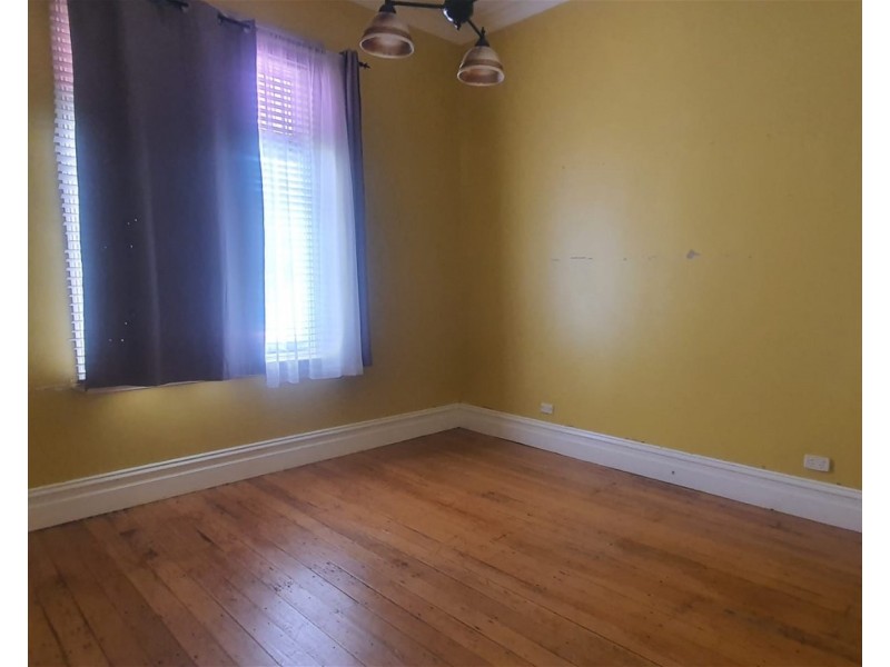 8 Exford Road, Melton South VIC 3338