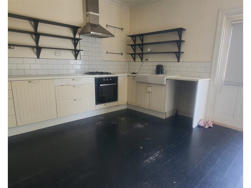 8 Exford Road, Melton South VIC 3338