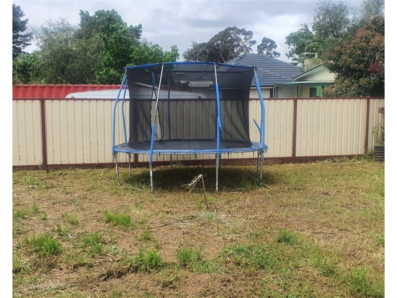 8 Exford Road, Melton South VIC 3338