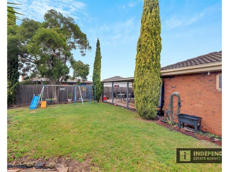 2 Cambrian Wy, Melton VIC 3337
