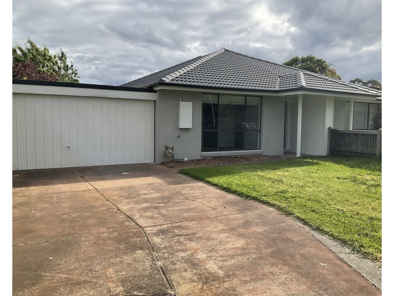 1/103 Dunsterville Crescent, Frankston VIC 3199