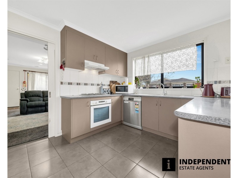 14 Fishburn Place, Cranbourne West VIC 3977