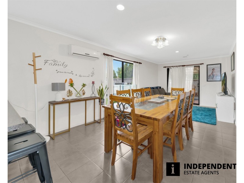 14 Fishburn Place, Cranbourne West VIC 3977