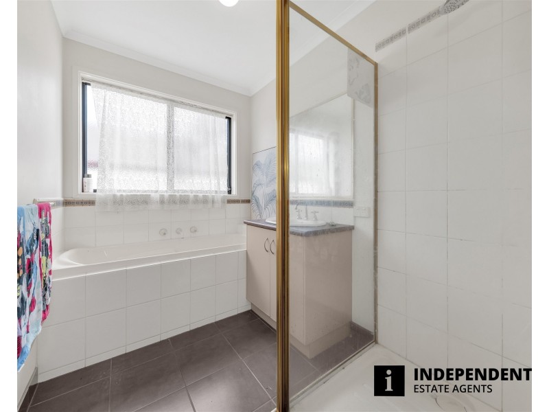 14 Fishburn Place, Cranbourne West VIC 3977