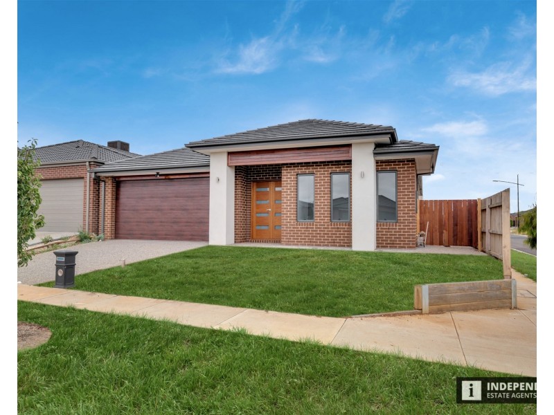 84 Toolern waters drive, Melton South VIC 3338