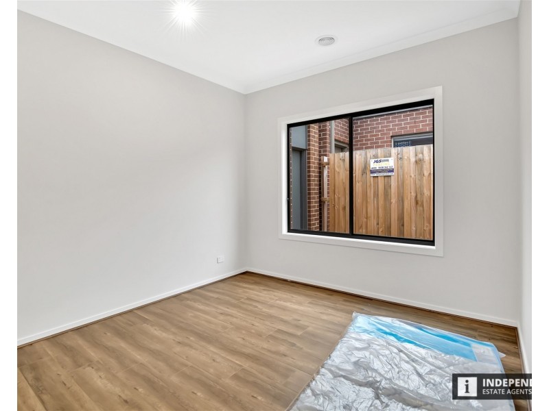 84 Toolern waters drive, Melton South VIC 3338