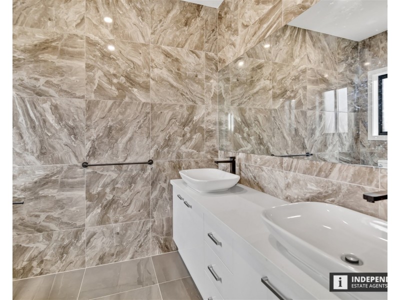 84 Toolern waters drive, Melton South VIC 3338