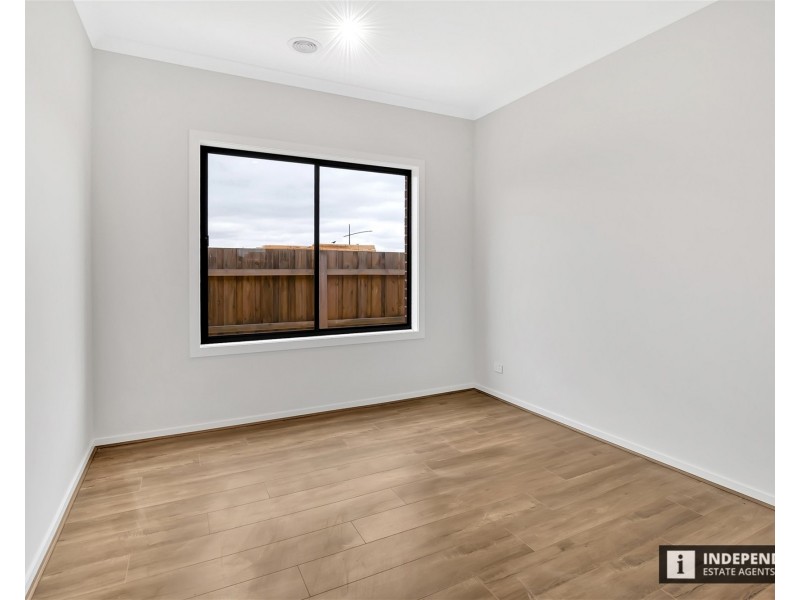 84 Toolern waters drive, Melton South VIC 3338