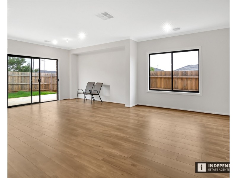 84 Toolern waters drive, Melton South VIC 3338