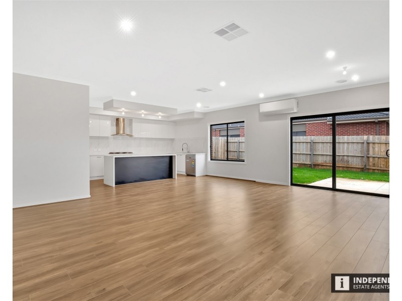 84 Toolern waters drive, Melton South VIC 3338