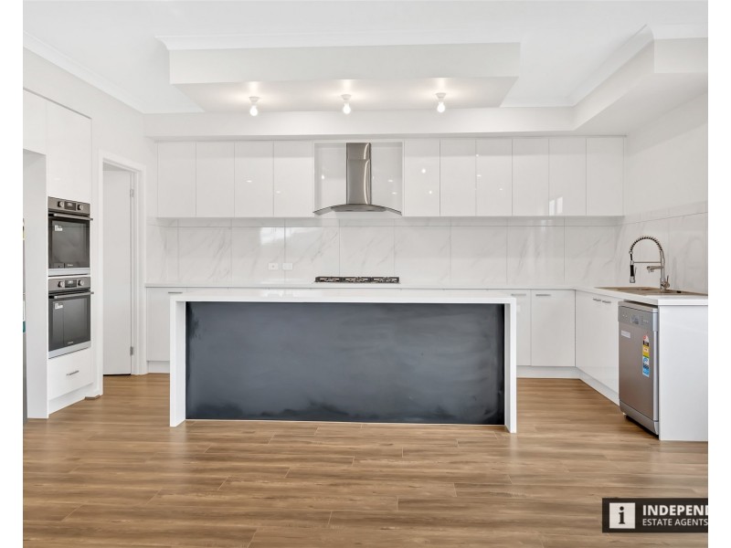 84 Toolern waters drive, Melton South VIC 3338