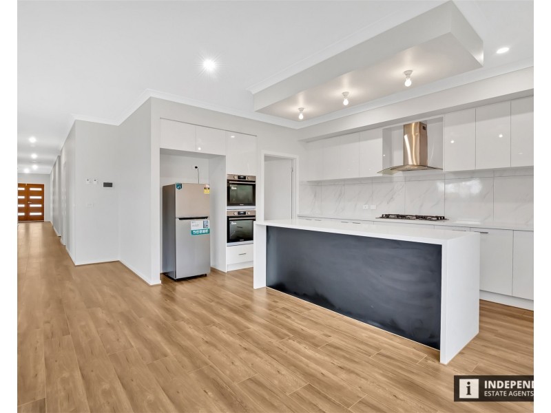 84 Toolern waters drive, Melton South VIC 3338